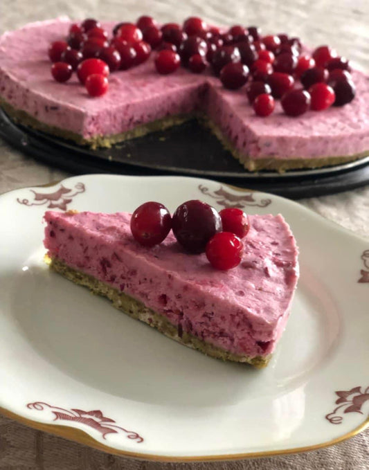 Spanguolių ir pistacijų žaliavalgiškas tortas