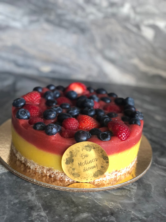 Vaisinis žaliavalgiškas tortas
